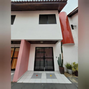 Triplex White em Caiobá-Matinhos-Pr a 200 mt do mar